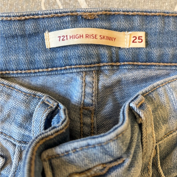 Levi Ripped High Rise Skinny Jeans - Picture 3 of 3